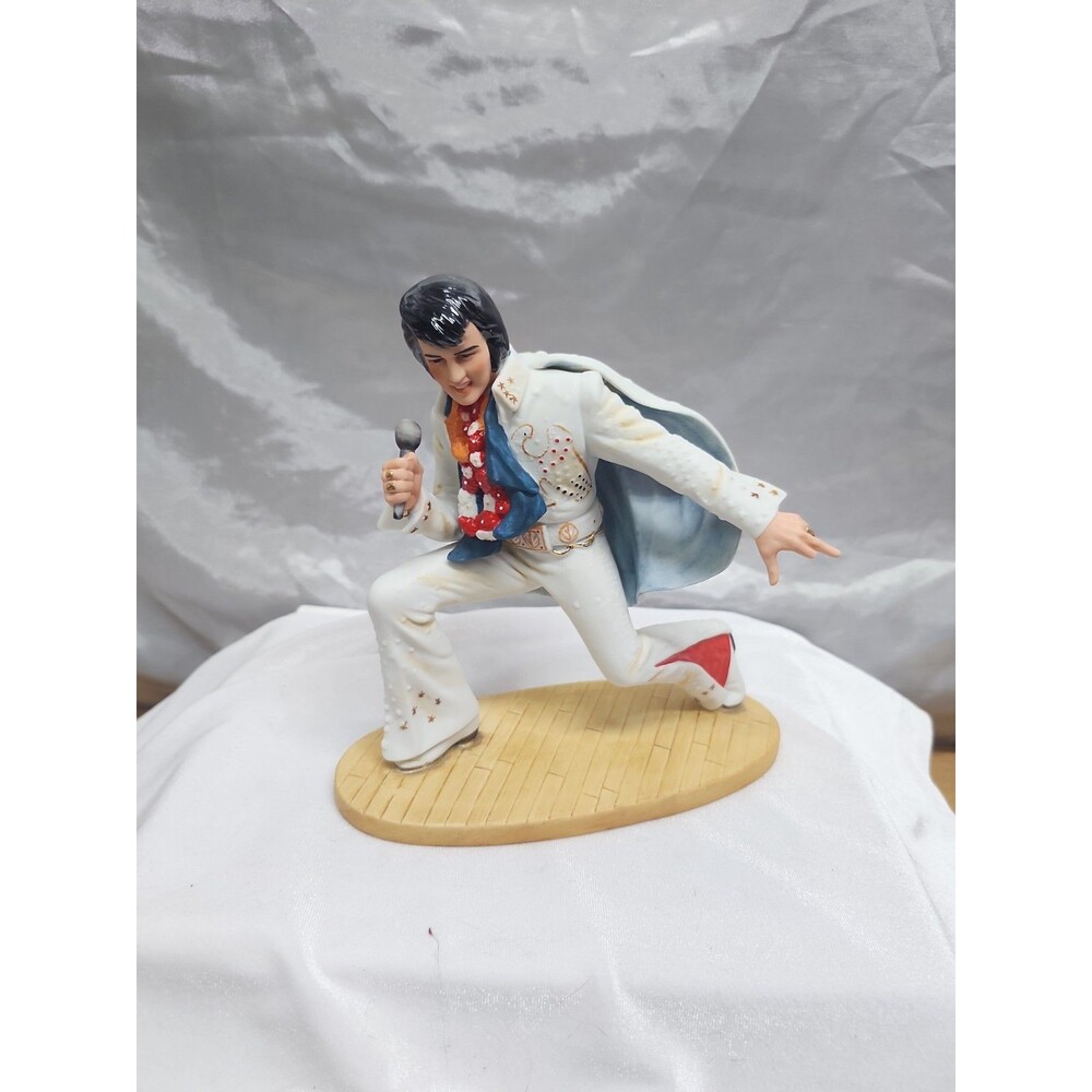 1983 Elvis in concert “aloha from Hawaii” figurine finger broke Royal Orleans